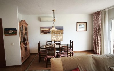 Spacious bungalow with a communal swimming pool and tennis court next to the golf club.